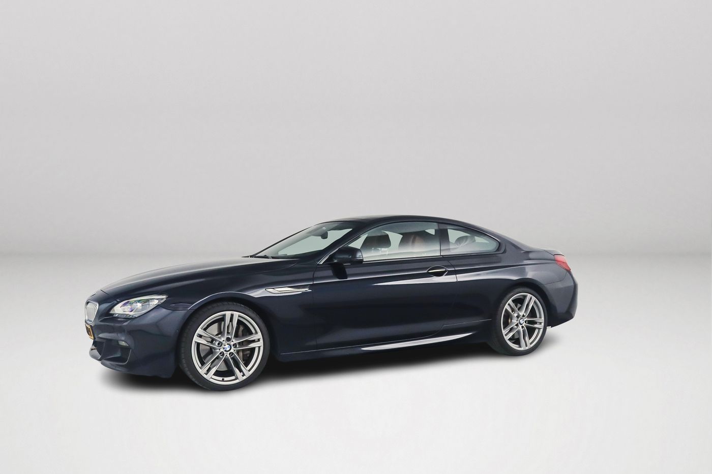 BMW 6 Serie 650i High Executive | Panoramadak | Cruise Control | Parkeercamera | Bang & Olufsen