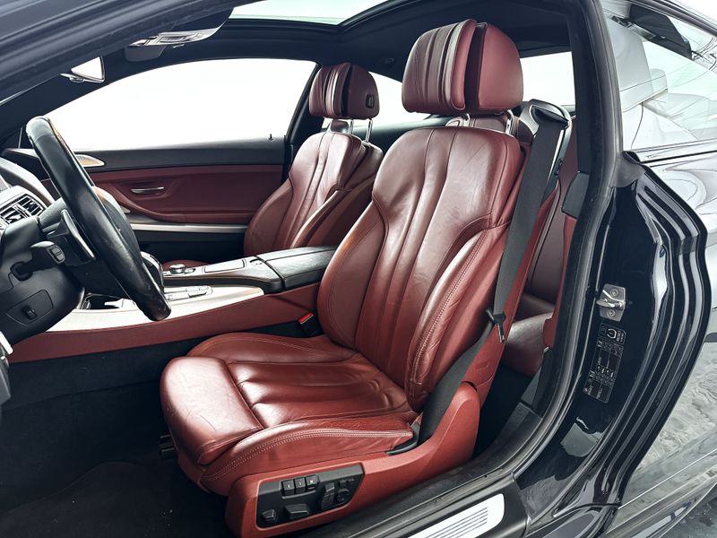 Dashboard met leder bekleed