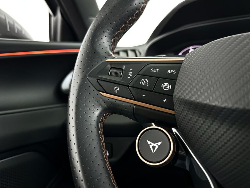 Cruise control adaptief met stop&go en stuurhulp