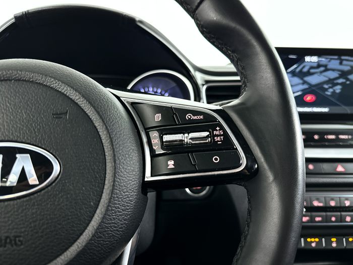 Cruise control adaptief met stop&go en stuurhulp