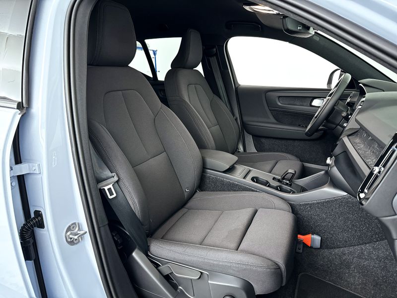 Volvo EX40