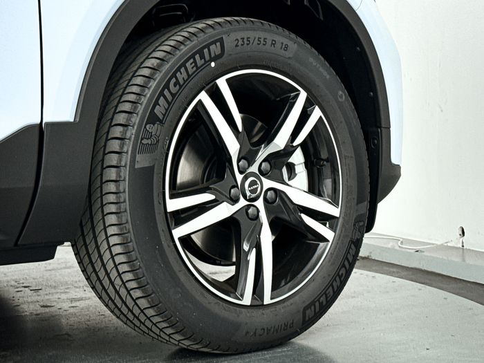 18" 5-Dubbel Spaaks Glossy Black / Diamond Cut velgen met 235/55 R18 banden