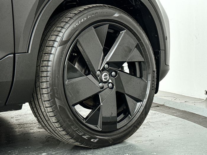 20" 5-Spaaks Black velgen met 245/45 R20 banden