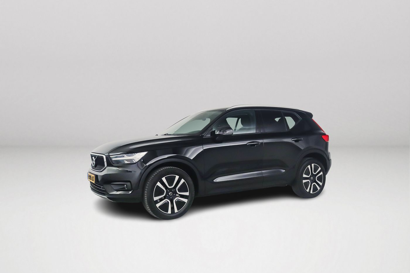 Volvo XC40 T2 Business Pro | Parkeercamera | Stoelverwarming | Cruise control adaptief | Navigatie