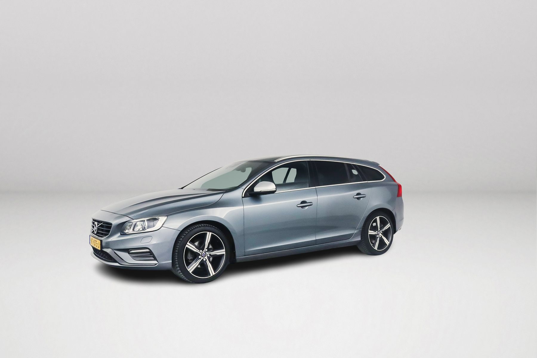 Volvo V60 T3 R-design