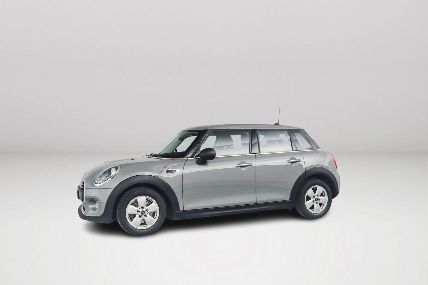 MINI 5-deurs 1.5 One First | Park assist | Airco | Cruise control