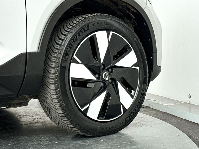 19" 5-Dubbel Spaaks Diamond Cut / Matt Graphite velgen met 235/50 R19 banden